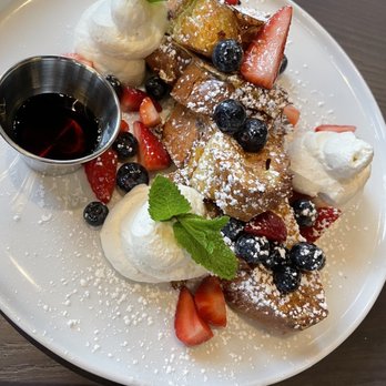 Vine and Oak - Challah French Toast - Comfort Food Near Me - Cranford, New Jersey Vine and Oak - Challah French Toast - Comfort Food Near Me - Cranford, New Jersey