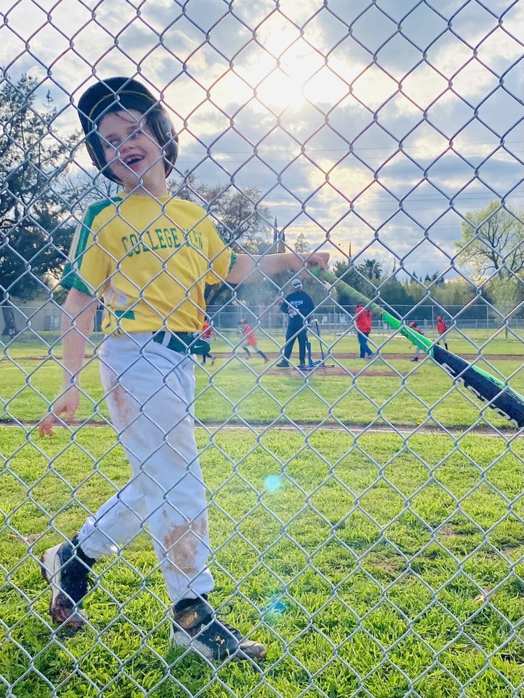 College Glen Little League Logo