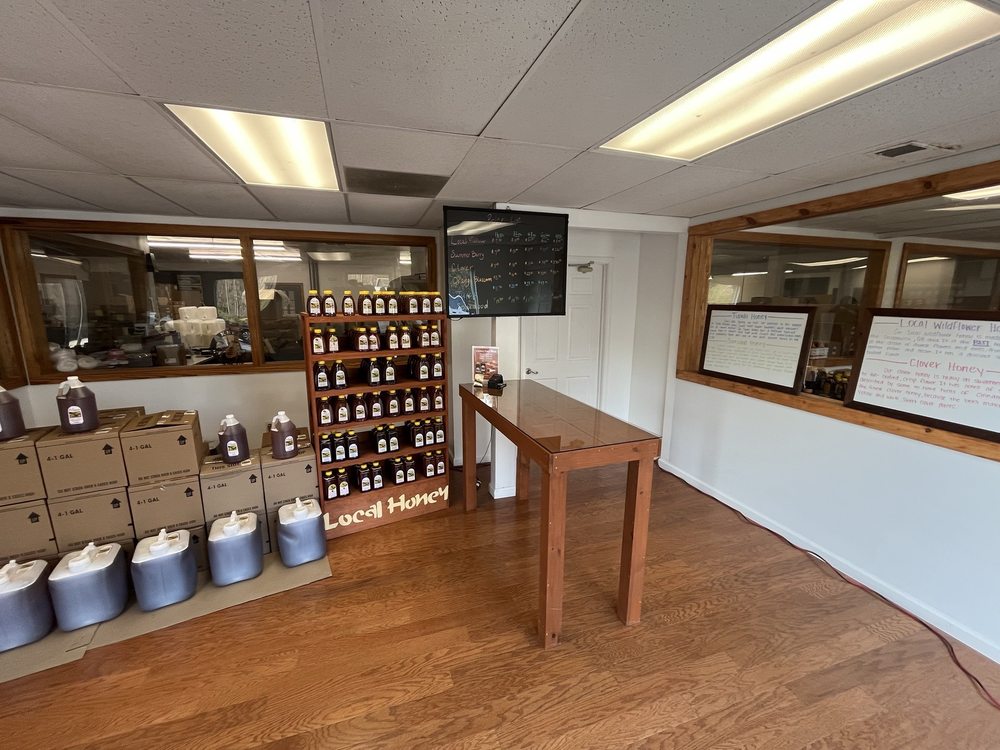 Sweetwater Creek Honey Farm Logo