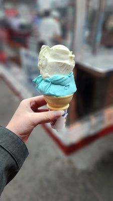 Leon's Frozen Custard by null