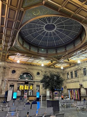 Edinburgh Waverley by null