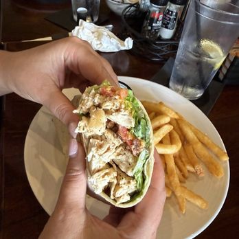 2 Creeks Bar & Grill - Bars Near Me - St. Augustine, Florida