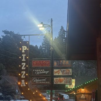 LouEddie's Pizza - Outside - Pizza Near Me - Skyforest, California