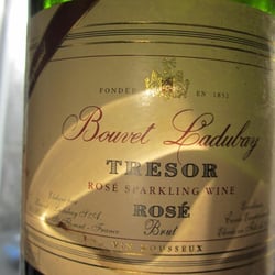 est est est - Bouvet Ladubay / Trésor Rosé Médaillon / wunderbarer Crémant / Subtile Noten von reifen kleinen roten Früchten ...