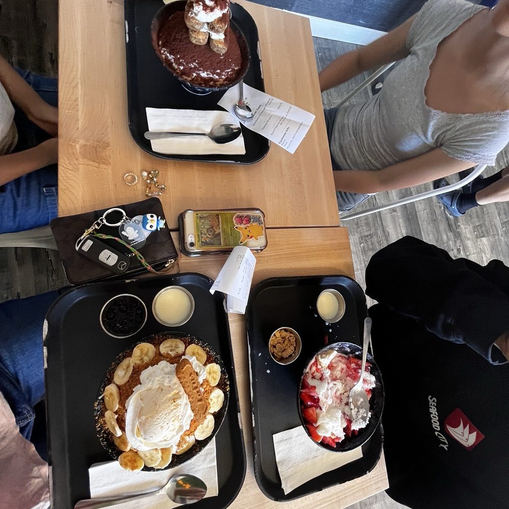 Bru Tea Cafe - Biscoff Banana Bingsu Tiramisu Bingsoo Thai Tea Kakigori - Bubble Tea Near Me - Elk Grove, California Bru Tea Cafe - Biscoff Banana Bingsu Tiramisu Bingsoo Thai Tea Kakigori - Bubble Tea Near Me - Elk Grove, California