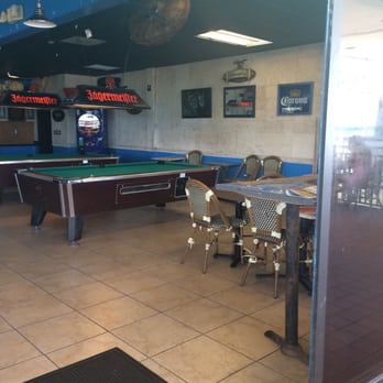 Logan's Beach Bar - Not fancy but def fun!!! Great music!!! - Bars Near Me - Hollywood, Florida