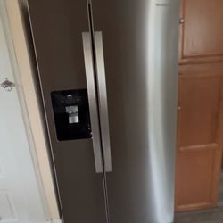 Manny's Appliances - Whirlpool refrigerator delivered and installed.