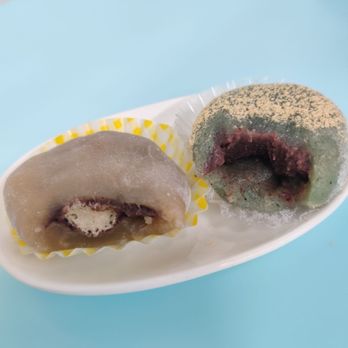 Sasaki Fine Pastry - Fillings - Houjicha Daifuku had a Houjicha cream surrounded by red bean paste and the Yoyogi Daifuku had red bean paste inside. - Patisserie/Cake Shop Near Me - Markham, Ontario