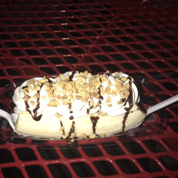 Jimmy T's Soft Serve - Banana split with all vanilla, peanuts, light chocolate sauce and no strawberry pineapple or cherry. So good! - Ice Cream & Frozen Yogurt Near Me - Dumfries, Virginia