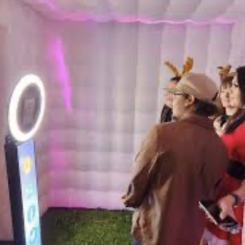 Flash Photo Booth - Photo Booth Rentals Near Me Flash Photo Booth - Photo Booth Rentals Near Me