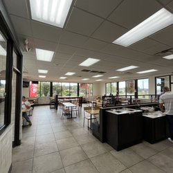 Wendy's - Dining room