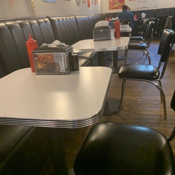 Stanton's City Bites - Small tables that are very wobbly  , very few large but tables can be moved together . - Burgers Near Me - Houston, Texas