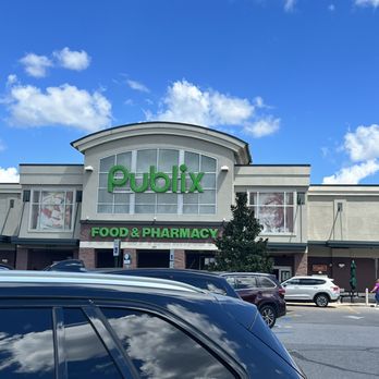 Publix Super Markets - the outside of the building - Grocery Near Me - Pelham, Alabama