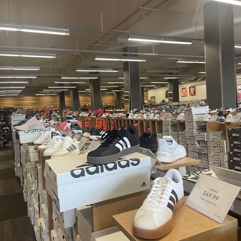 DSW Designer Shoe Warehouse - Shoes - Shoe Stores Near Me - Thousand Oaks, California DSW Designer Shoe Warehouse - Shoes - Shoe Stores Near Me - Thousand Oaks, California