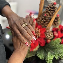 Elegant Nails - Christmas designed!