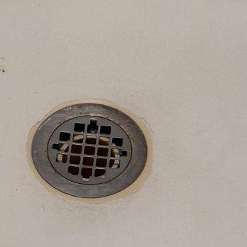 Sybaris Pool Suites - Showers are pretty old a lot of damage - Hotels Near Me - Mequon, Wisconsin Sybaris Pool Suites - Showers are pretty old a lot of damage - Hotels Near Me - Mequon, Wisconsin