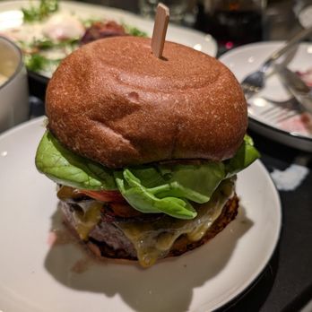 Mann's On The Lake - Burger - Cocktail Bars Near Me - Lake Oswego, Oregon Mann's On The Lake - Burger - Cocktail Bars Near Me - Lake Oswego, Oregon