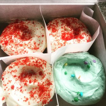 SusieCakes - 4 assorted cupcakes! Red velvet and vanilla blue frosting. - Desserts Near Me - Manhattan Beach, California