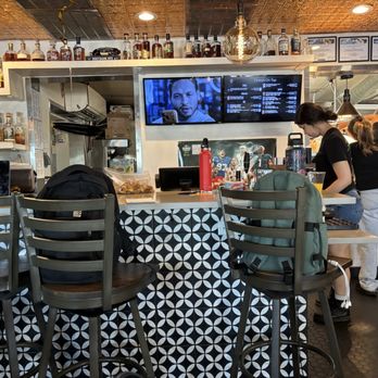 Finley's Round Rock - Bars Near Me - Round Rock, Texas