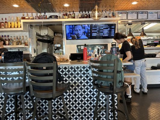 Finley's Round Rock by null