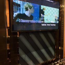 W Karaoke Lounge