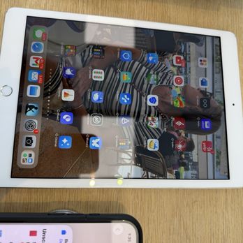 Apple - Scottsdale - My dated I Pad - Computers Near Me - Scottsdale, Arizona
