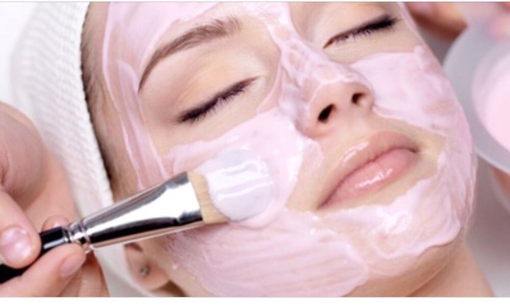 Himalayan Eyebrow studio Logo