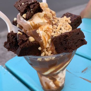 Crèmerie Oh 3 Singes - Ice Cream & Frozen Yogurt Near Me - Laval, Quebec