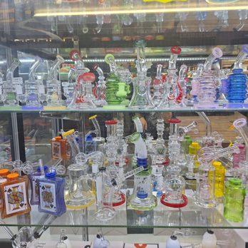 Rillos And Wraps Smoke Shop - Bongs - Vape Shops Near Me - Denton, Texas Rillos And Wraps Smoke Shop - Bongs - Vape Shops Near Me - Denton, Texas