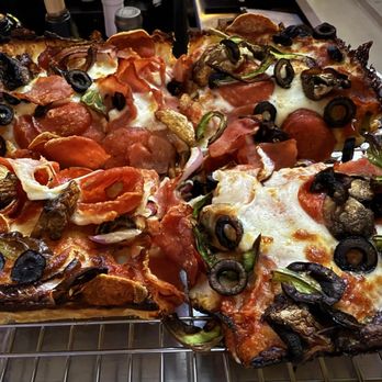Johnny Black’s - Pizza (small) - 8.8/10 - Seafood Near Me - Auburn Hills, Michigan Johnny Black’s - Pizza (small) - 8.8/10 - Seafood Near Me - Auburn Hills, Michigan