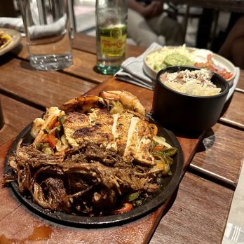 Perdida - Mexican Kitchen - Mix Grill Fajitas - Mexican Near Me - Denver, Colorado Perdida - Mexican Kitchen - Mix Grill Fajitas - Mexican Near Me - Denver, Colorado