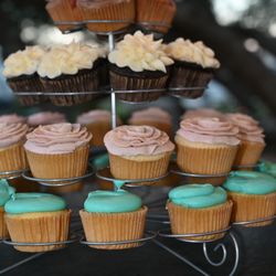 JH Cookies and Cakes - Delicious cupcakes