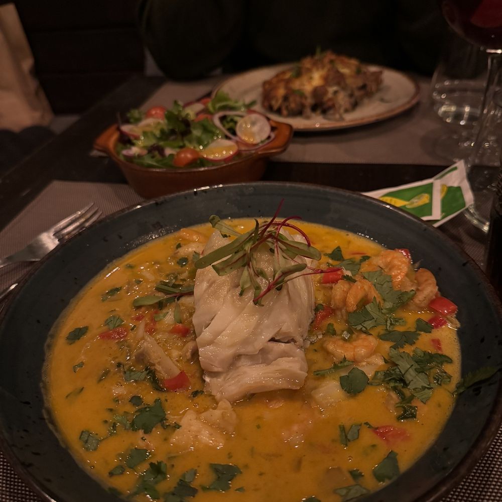 Encaixados - Fish w/ shrimp (sooo disappointed!!) - Tapas Bars Near Me - Porto, 13 Encaixados - Fish w/ shrimp (sooo disappointed!!) - Tapas Bars Near Me - Porto, 13