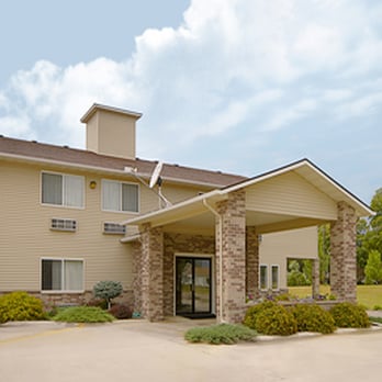 1. Super 8 by Wyndham Cresco IA