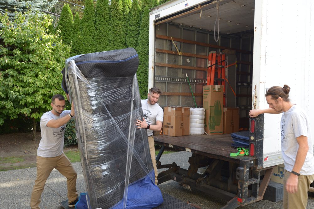 MR MINAR'S MOVING MAGIC LLC