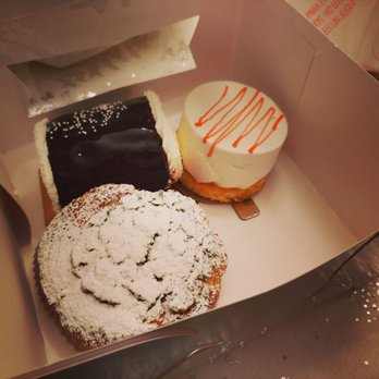 Le Paris Brest Cafe - Lemon mousse, Yule log, Japanese cream puff - Patisserie/Cake Shop Near Me - Henderson, Nevada