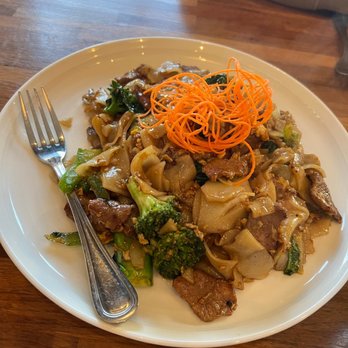 Baan Yaai - Pad See Ew - Thai Near Me - San Francisco, California Baan Yaai - Pad See Ew - Thai Near Me - San Francisco, California