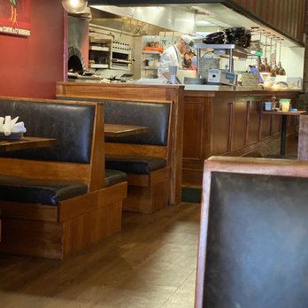 Rudy Royale - Restaurant and kitchen - Chicken Shop Near Me - Charleston, South Carolina