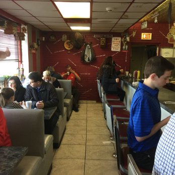 TNT's Snack Shop - This is what you see when you walk in. Booths on the left, counter service on the right. - Diners Near Me - Arlington Heights, Illinois