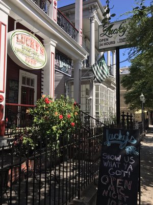 Lucky's Bar by null