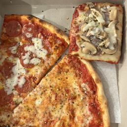 Pizza - Mushroom, pepperoni, Pizza - Cheese