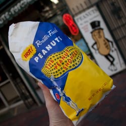 The Peanut Shoppe - 1lb of warm fresh roasted peanuts