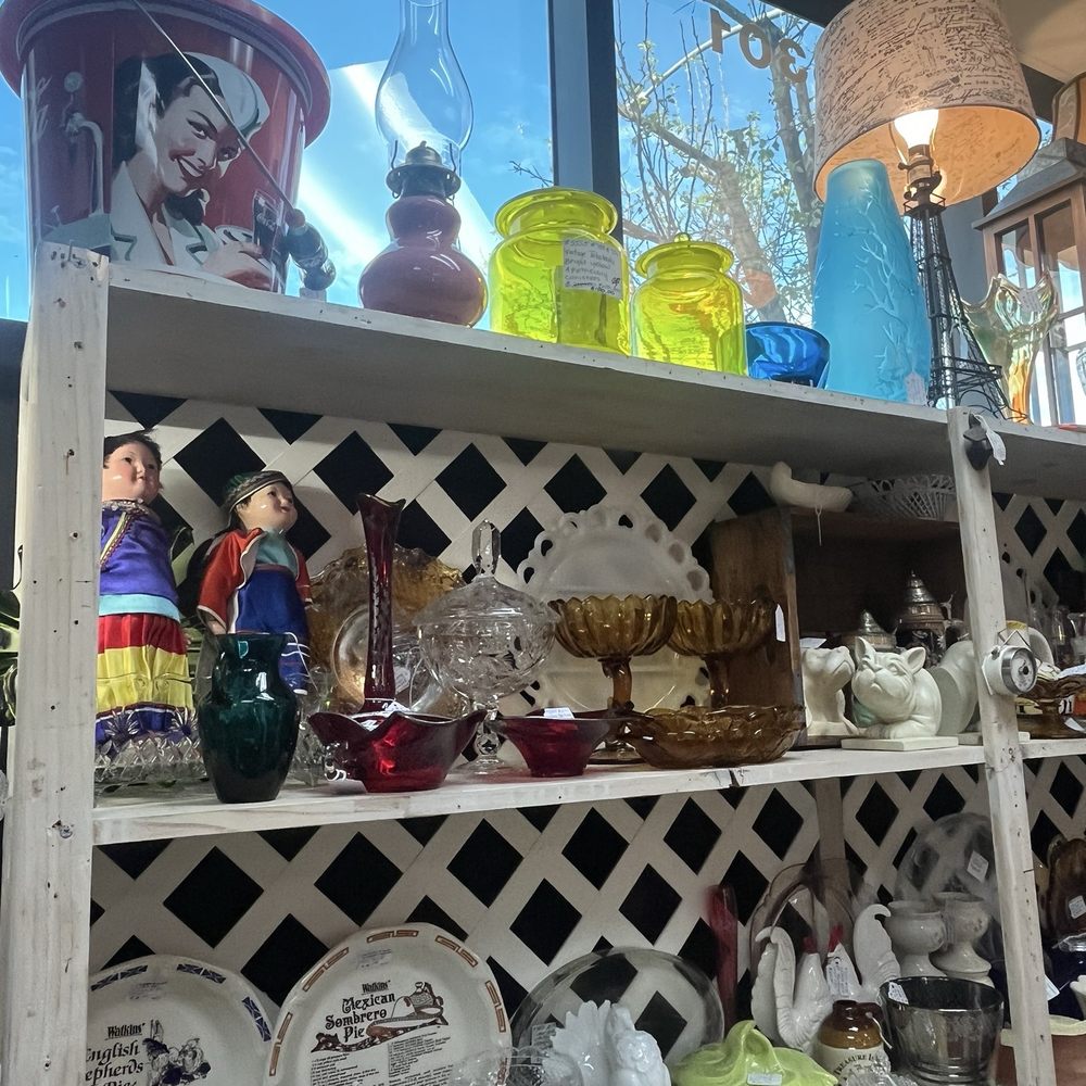 Antique Warehouse - Vintage glass - Antiques Near Me - Salida, California Antique Warehouse - Vintage glass - Antiques Near Me - Salida, California