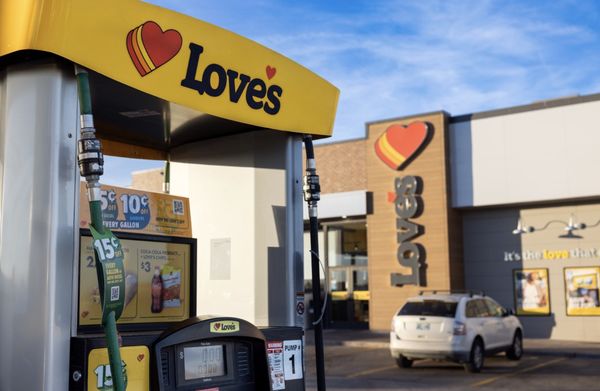 Love's Travel Stop, 2105 Barnes St, Reidsville, NC 27320, US