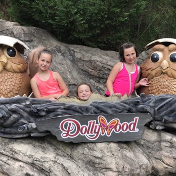 Dollywood - Cousins having the time of their lives! A+++ fun! - Amusement Parks Near Me - Pigeon Forge, Tennessee
