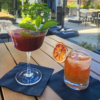 Garden Square - Cocktail Bars Near Me - Savannah, Georgia