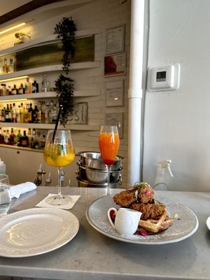 ēst Restaurant by null