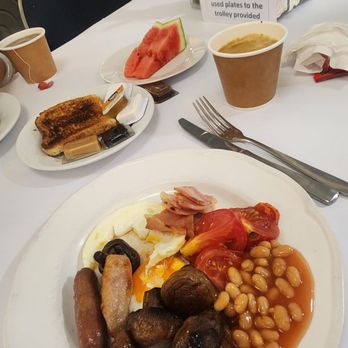 Mariners Court Hotel - Hugh selection for breakfast - Hotels Near Me - Woolloomooloo, NSW