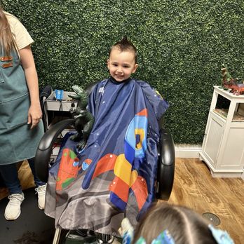 Dino Shears - Successful first haircut! - Kids Hair Salons Near Me - North Las Vegas, Nevada Dino Shears - Successful first haircut! - Kids Hair Salons Near Me - North Las Vegas, Nevada