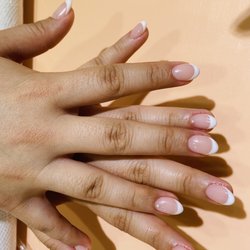 V Nail - UV gel with French